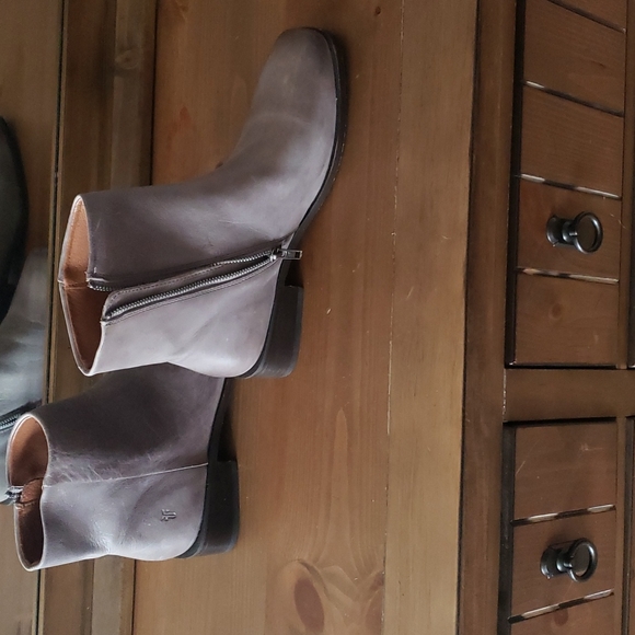 Frye River inside zip boots - Picture 2 of 7